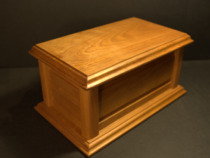 Large Wooden Urn (Cherry Wood)